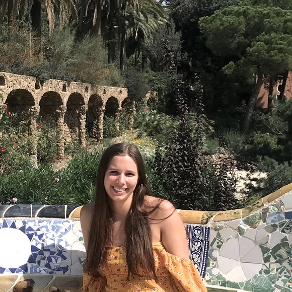 Meet your Posher, Sara - Picture 3 of 3